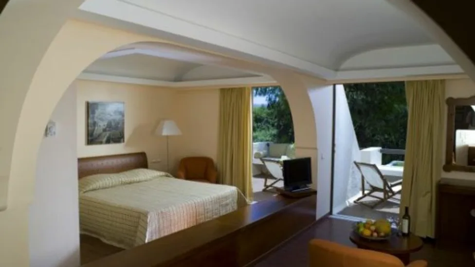 Premium Junior Suite Garden View (Ramada)