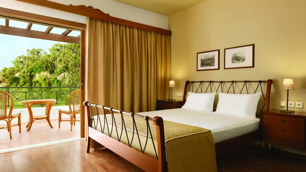 Superior Junior Suite Garden View (Ramada)