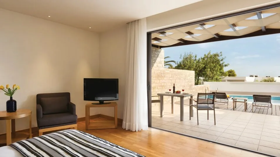 Deluxe Junior Suite Pr. Pool Garden View (Wyndham)