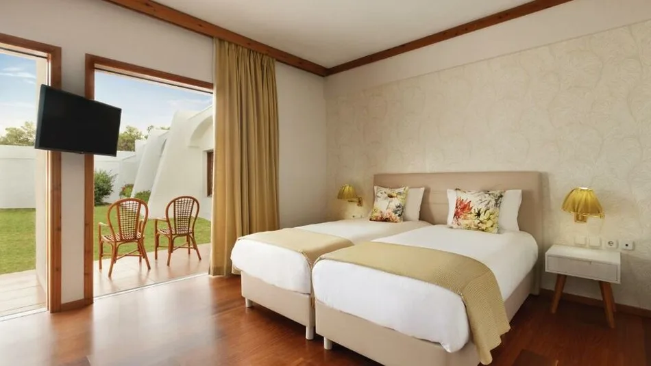 Executive Double Room Garden View (Wyndham)