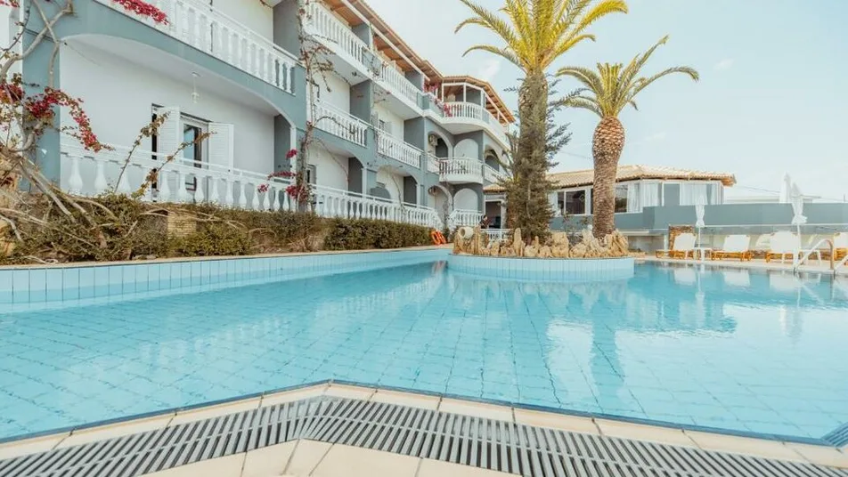 Zante Calinica Hotel & Suites - 2